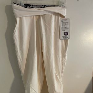 Lululemon Sunset Salutation Crop, Size 4